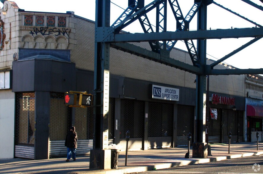 More Photos Of 6327 Roosevelt Ave, Woodside Storefront Retail Residential For Lease