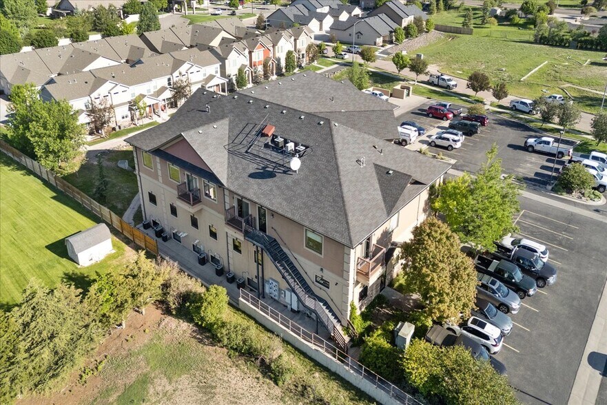 More Photos Of 1103 Old Town Ln, Cheyenne Office For Sale