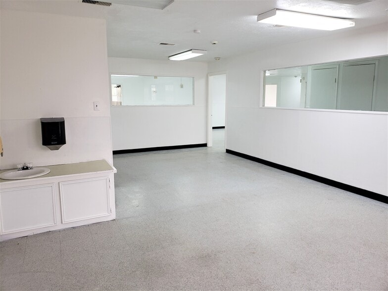 More Photos Of 13233 W Little York Rd, Houston Daycare Center For Lease