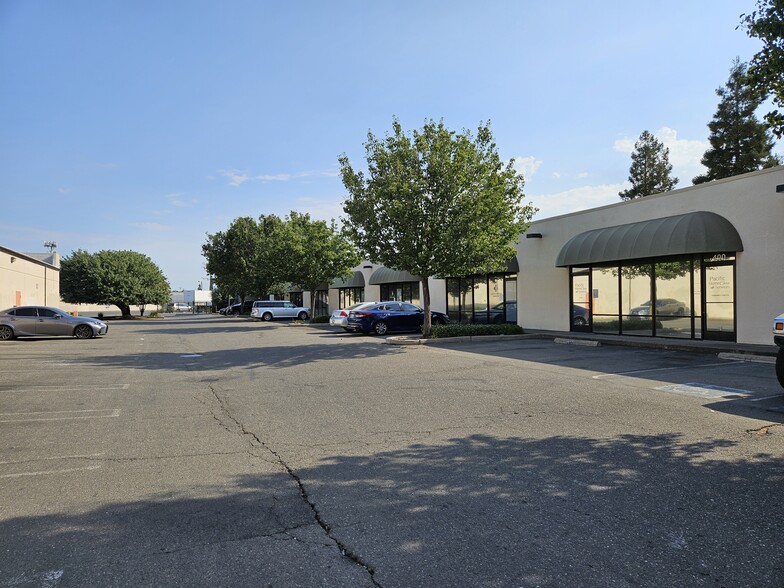 More Photos Of 2005 Evergreen Ave, Modesto Office For Lease