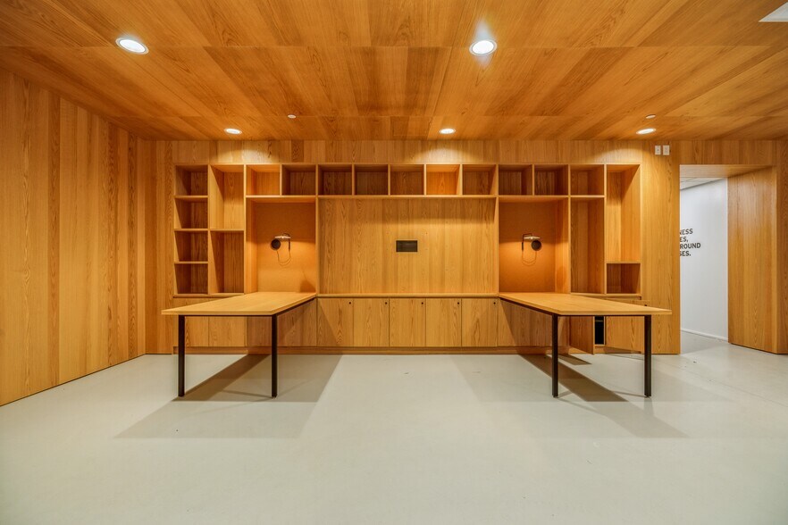 More Photos Of 1624-1628 Locust St, Philadelphia Office For Lease