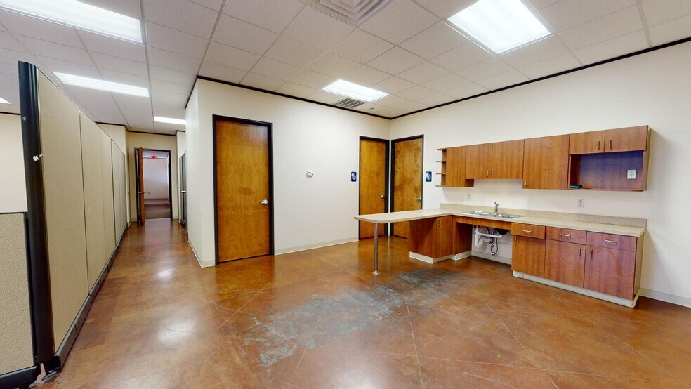 More Photos Of 2010 Windy Ter, Austin Warehouse For Sale