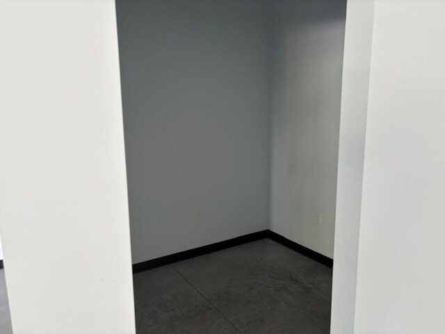 More Photos Of 7711 Porter Rd, Niagara Falls Medical For Lease