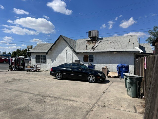 More Photos Of 18 S Chester Ave, Bakersfield Freestanding For Sale