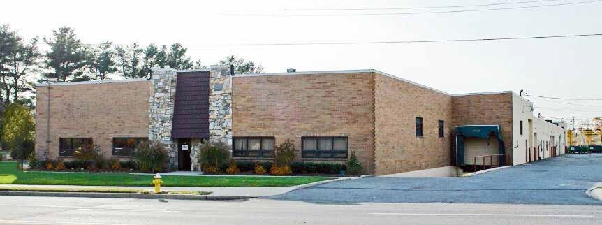 More Photos Of 599-601 Albany Ave, Amityville Warehouse For Lease