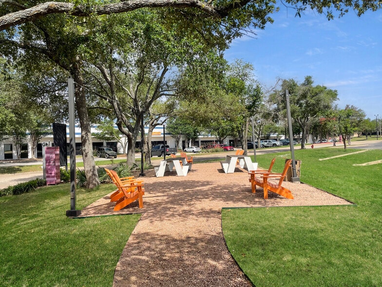 More Photos Of 1901 W Braker Ln, Austin Unknown For Lease