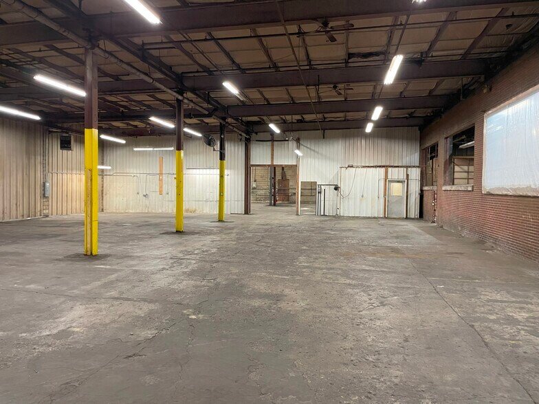 More Photos Of 314 Water Ave, Bellefontaine Manufacturing For Sale