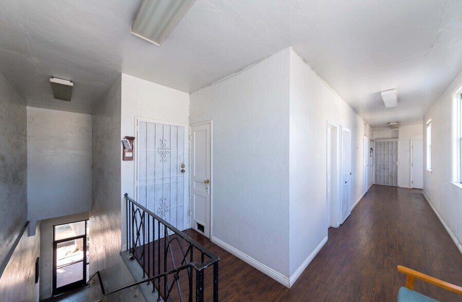 More Photos Of 8881-8883 W Pico Blvd, Los Angeles Storefront Retail Office For Sale