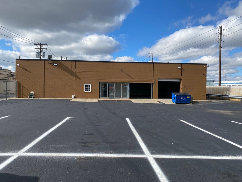 Primary Photo Of 5306-5312 N Keystone Ave, Indianapolis Auto Repair For Lease