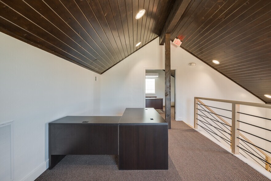 More Photos Of 9416 N Nichols Rd, The Village Office For Lease