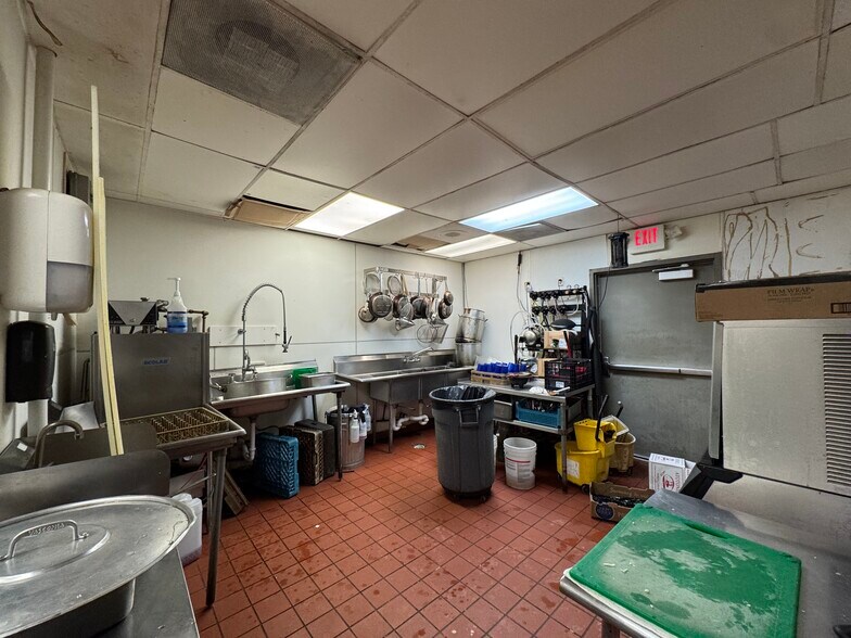More Photos Of 2070 S Koeller St, Oshkosh Restaurant For Sale