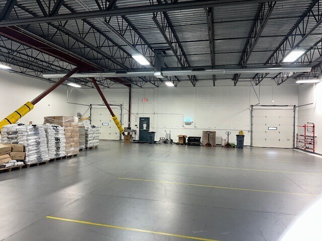 More Photos Of 6515 Transit Rd, Bowmansville Warehouse For Lease