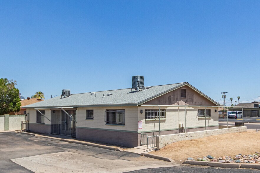 More Photos Of 8545 N Black Canyon Hwy, Phoenix Medical For Sale