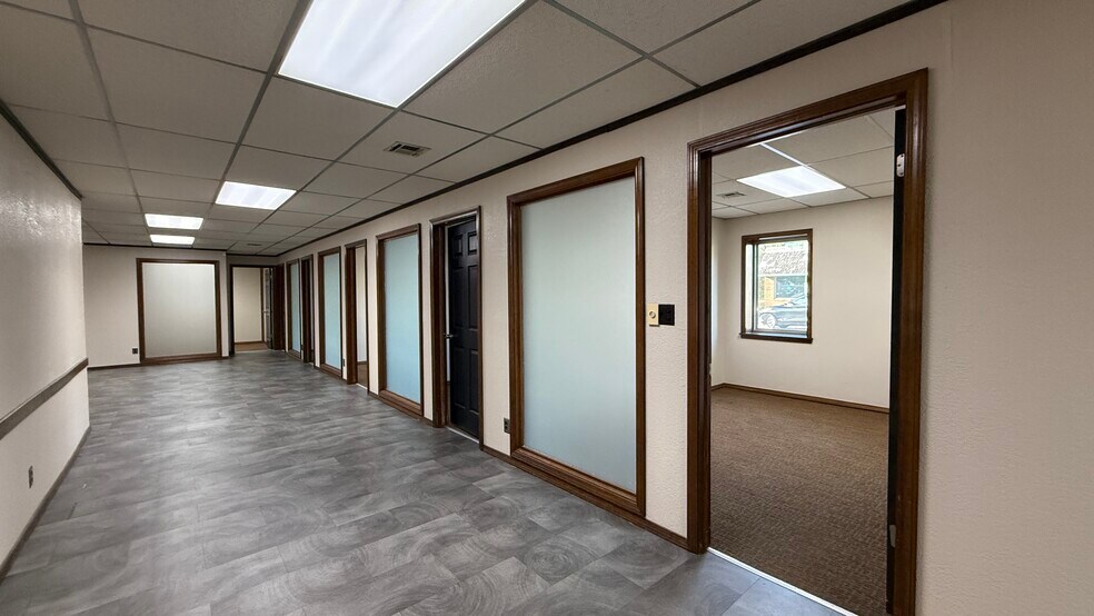 More Photos Of 1001 W Broadway St, Muskogee Medical For Sale