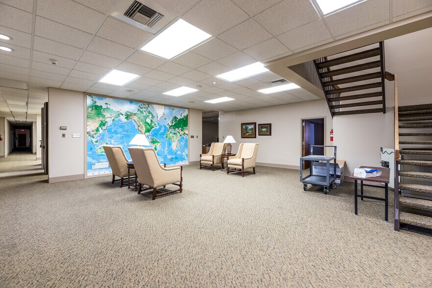 More Photos Of 208 E Houston St, Beeville Office For Sale