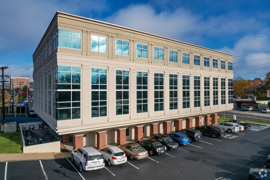 More Photos Of 109 S Northshore Dr, Knoxville Medical For Lease