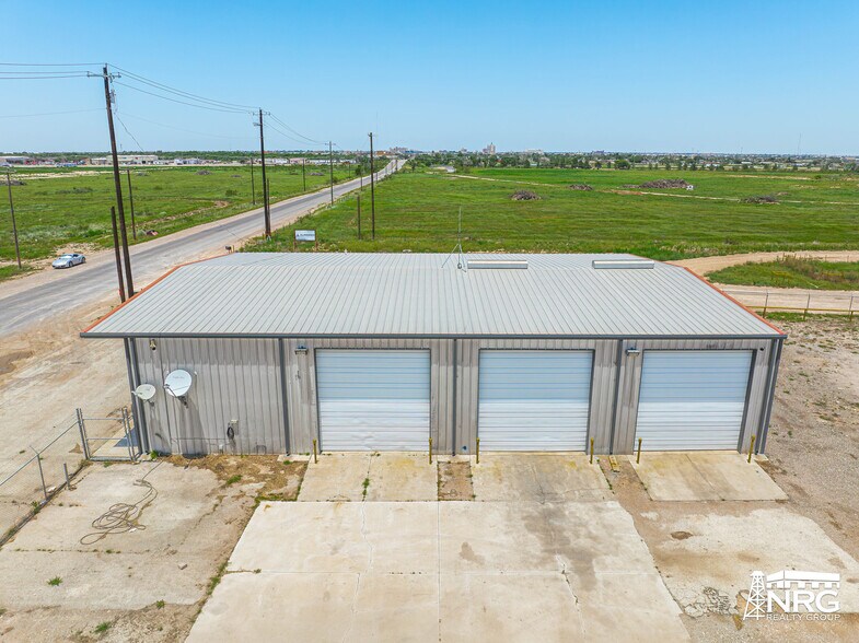 More Photos Of 2011-S Crane, Odessa Warehouse For Lease