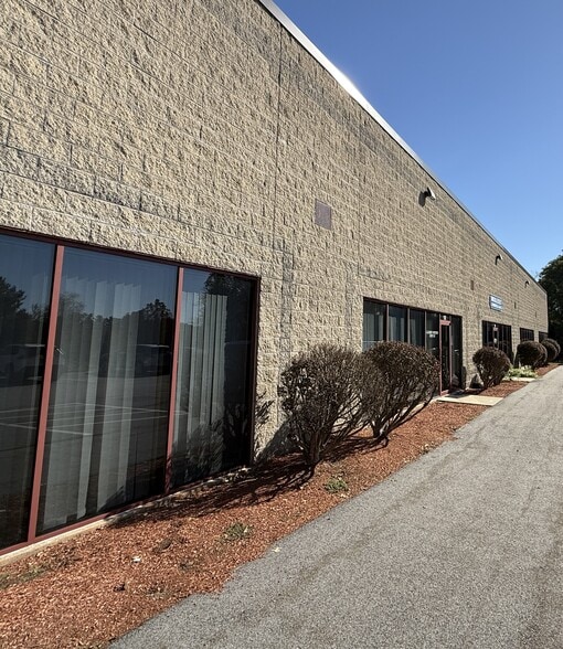 More Photos Of 100 Business Park Dr, Tyngsborough Research And Development For Lease