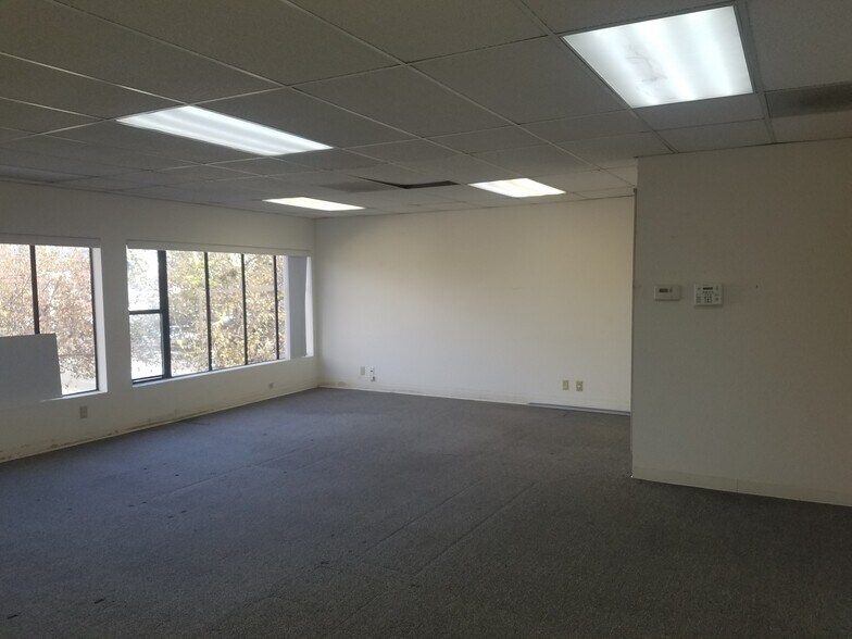 More Photos Of 925 W Winton Ave, Hayward General Retail For Sale