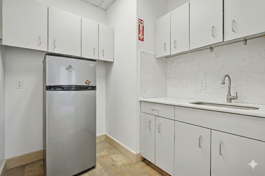 More Photos Of 2740 State Route 10 W, Parsippany Office For Sale