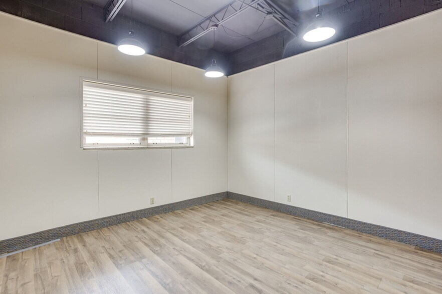 More Photos Of 1212 W El Paso St, Fort Worth Loft Creative Space For Sale