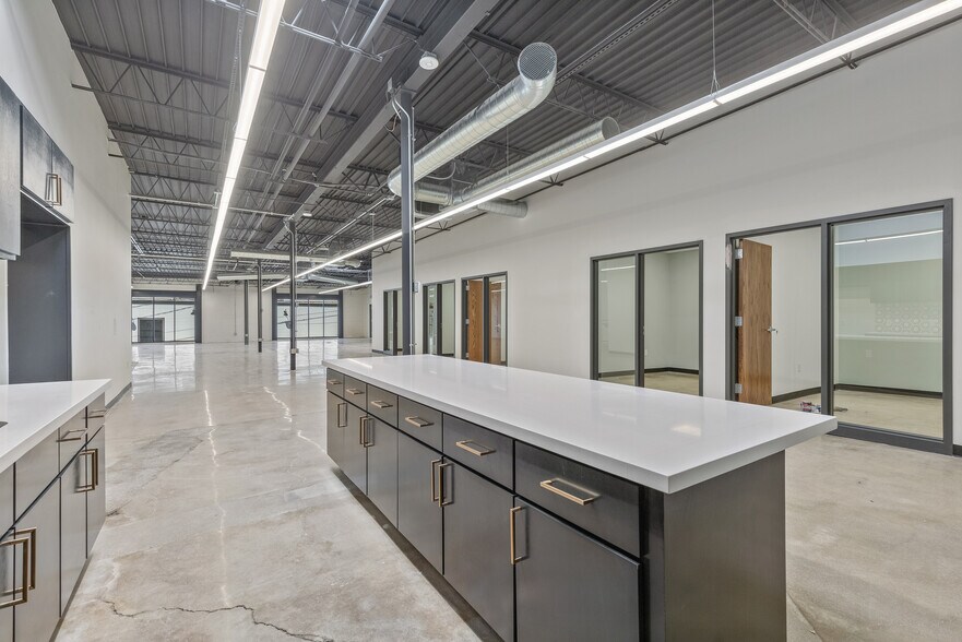 More Photos Of 415 E 12th St E, Tulsa Office For Lease