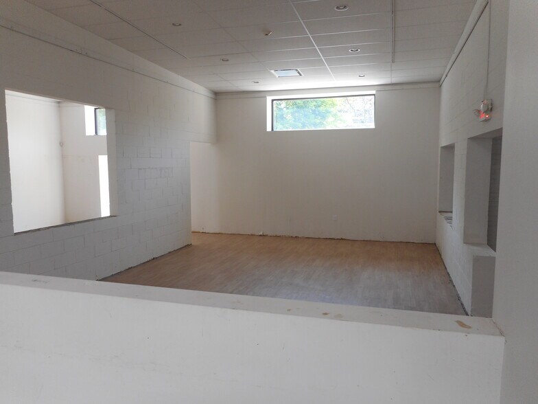 More Photos Of 940 Post Rd E, Westport Storefront For Sale