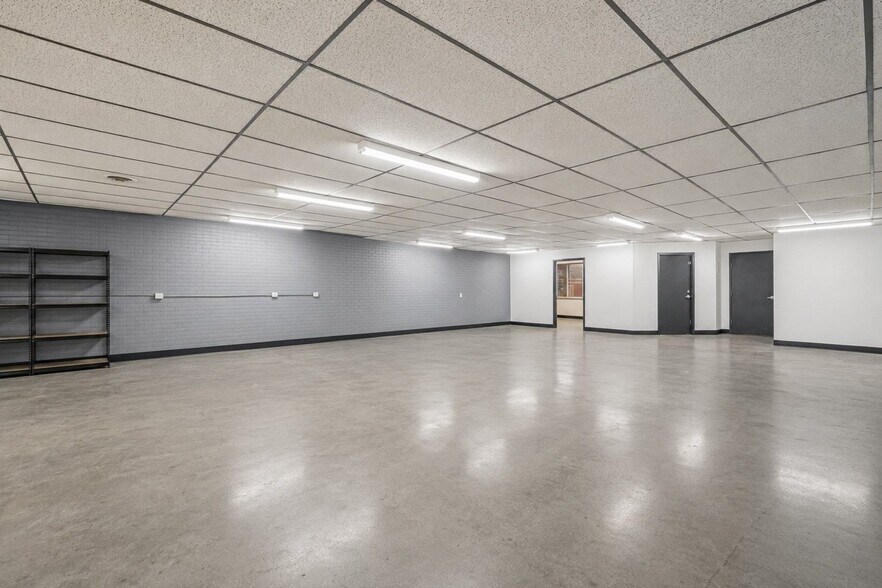 More Photos Of 9602 133rd Ave, Cedar Lake Showroom For Sale