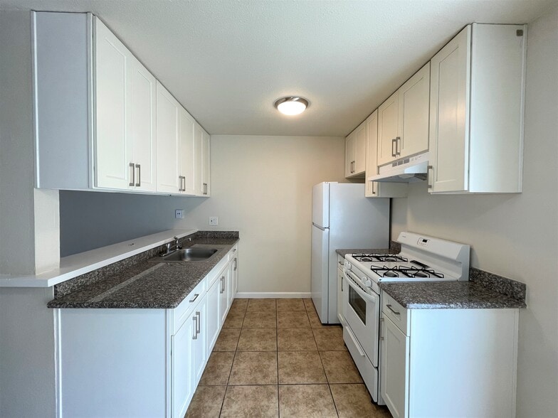 More Photos Of 420 E Rose St, Stockton Apartments For Sale