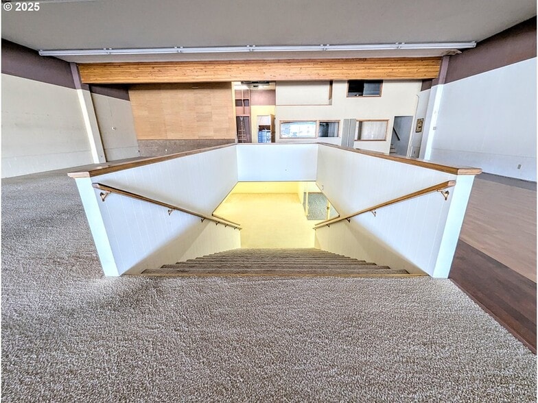 More Photos Of 1520 Adams Ave, La Grande Storefront Retail Office For Sale