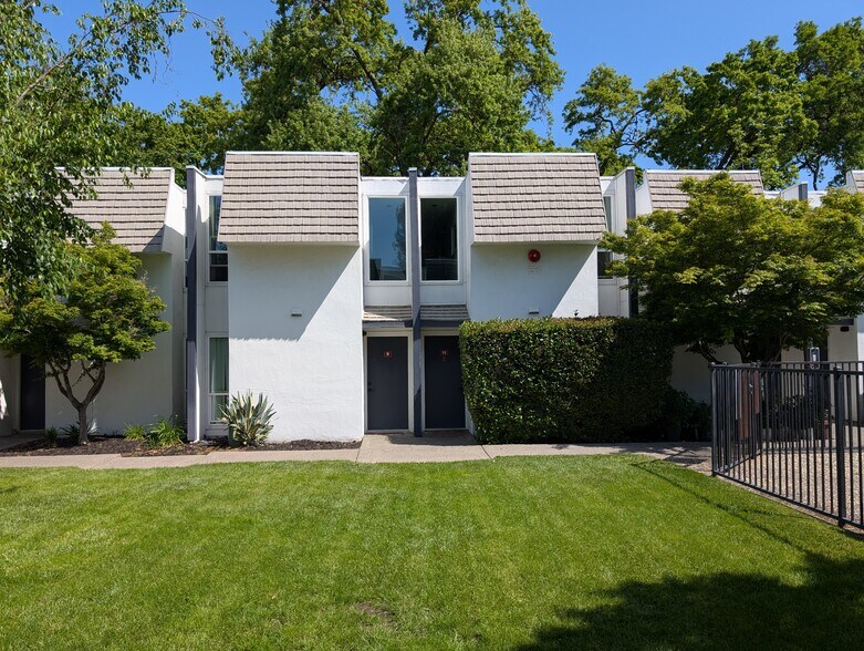 More Photos Of 1158 Humboldt St, Santa Rosa Apartments For Sale