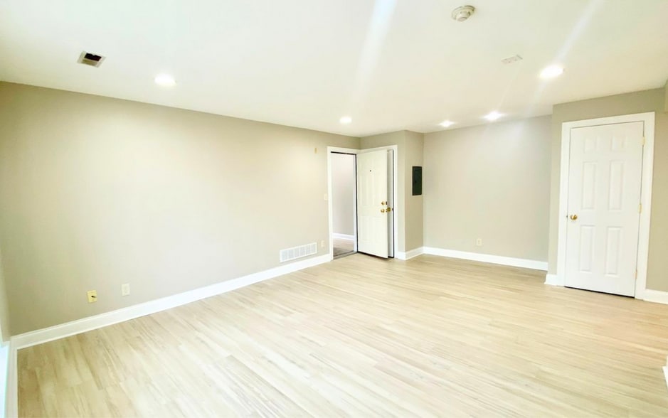 More Photos Of 1912 W 3rd St, Wilmington Apartments For Sale