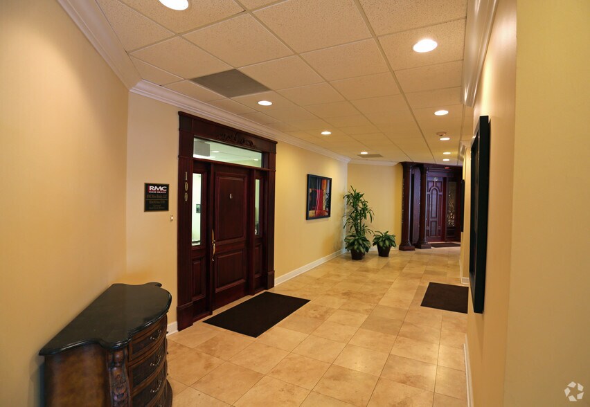 More Photos Of 4401 W Kennedy Blvd, Tampa Office For Lease