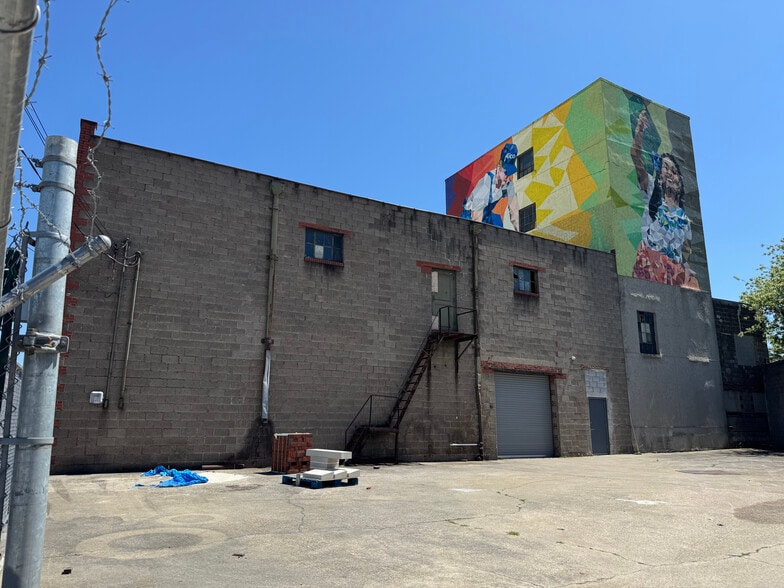 More Photos Of 4001 E Baltimore St, Baltimore Warehouse For Sale