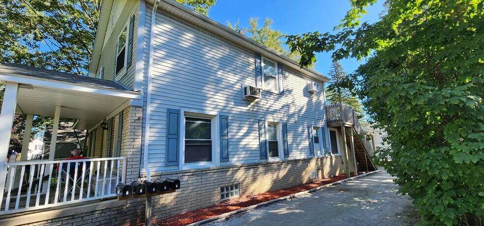 Primary Photo Of 70190 N Main St, Richmond Multifamily For Sale