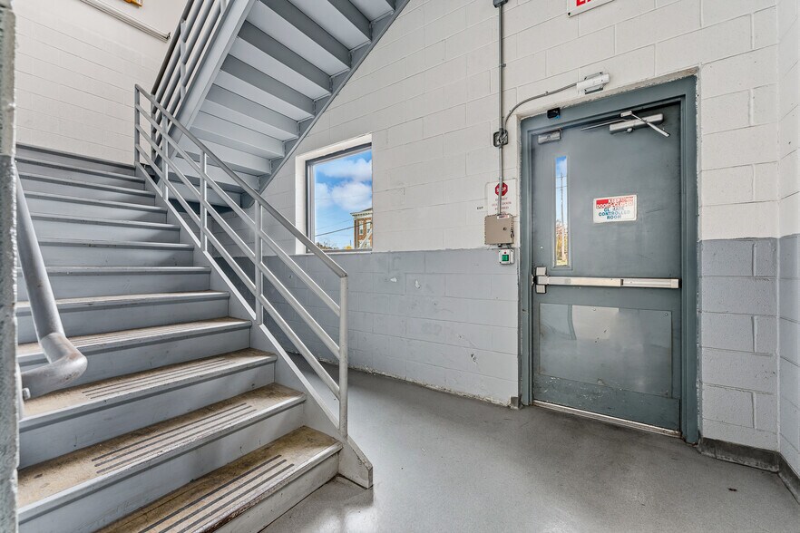More Photos Of 501 Locust Ave, Fairmont Freestanding For Sale
