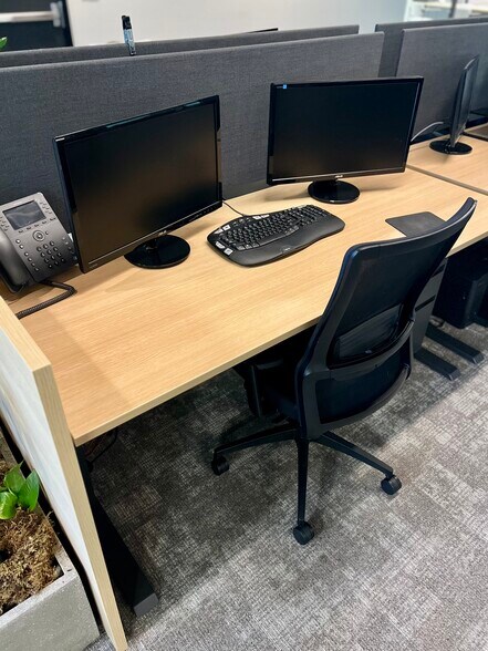 More Photos Of 31248 Oak Crest Dr, Westlake Village Office For Lease