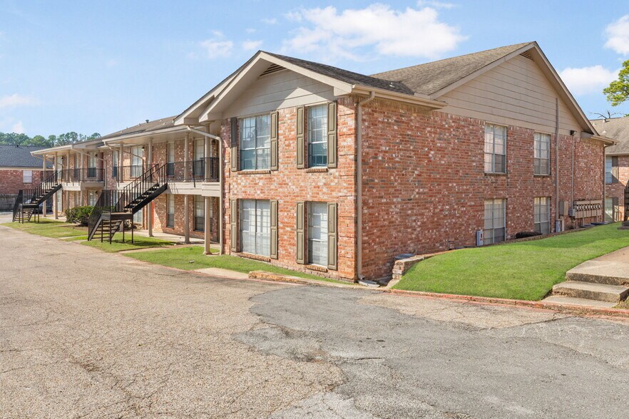 More Photos Of 2451 Lake Rd, Huntsville Apartments For Sale