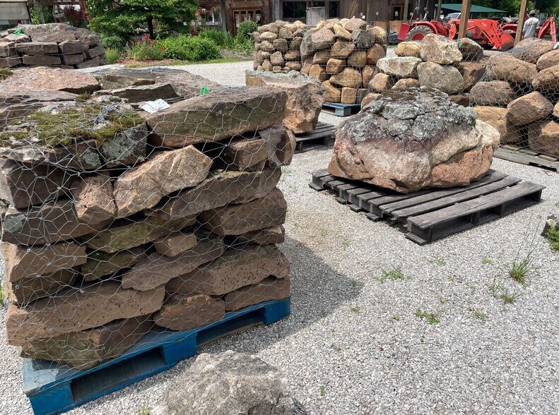 More Photos Of 2798 Highway 23 N, Eureka Springs Garden Center For Sale