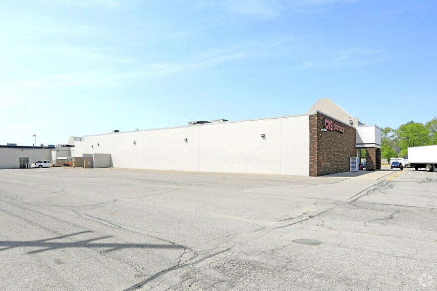 More Photos Of 50-66 E Walton Blvd, Pontiac Storefront For Lease