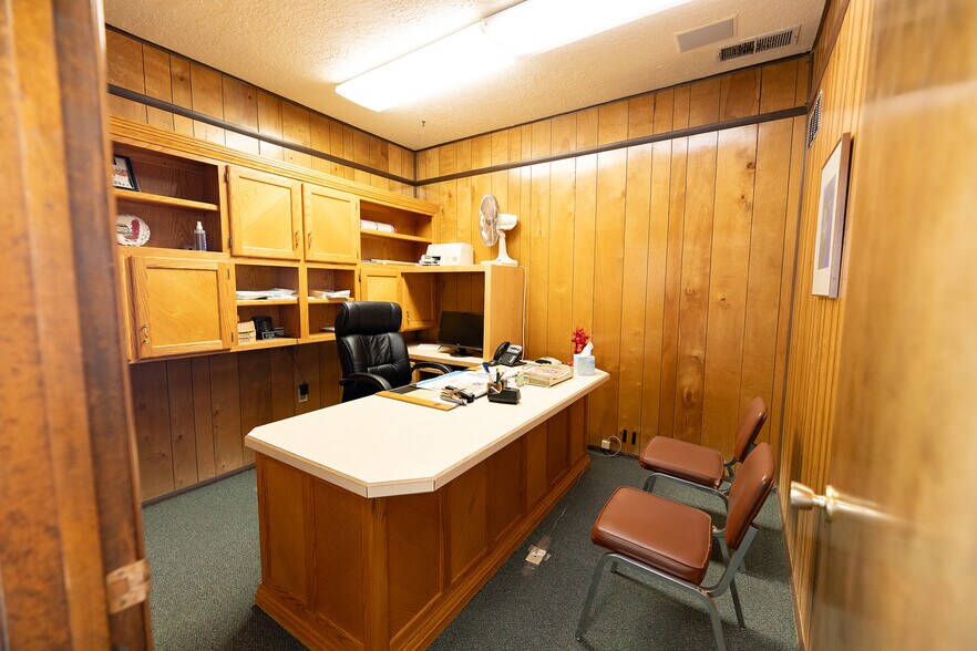 More Photos Of 123 N 1st St, Grants Office For Sale