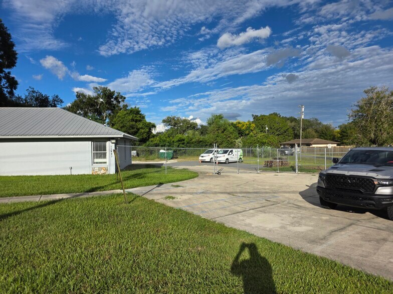 More Photos Of 11997 S US Highway 441, Belleview Auto Dealership For Lease