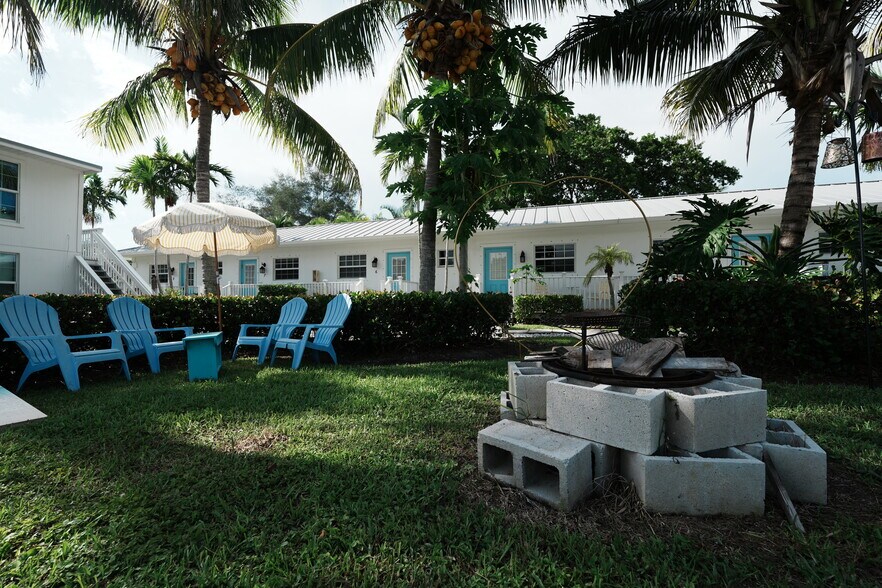 More Photos Of 2502 Tamarind Dr, Hutchinson Island Hotel For Sale