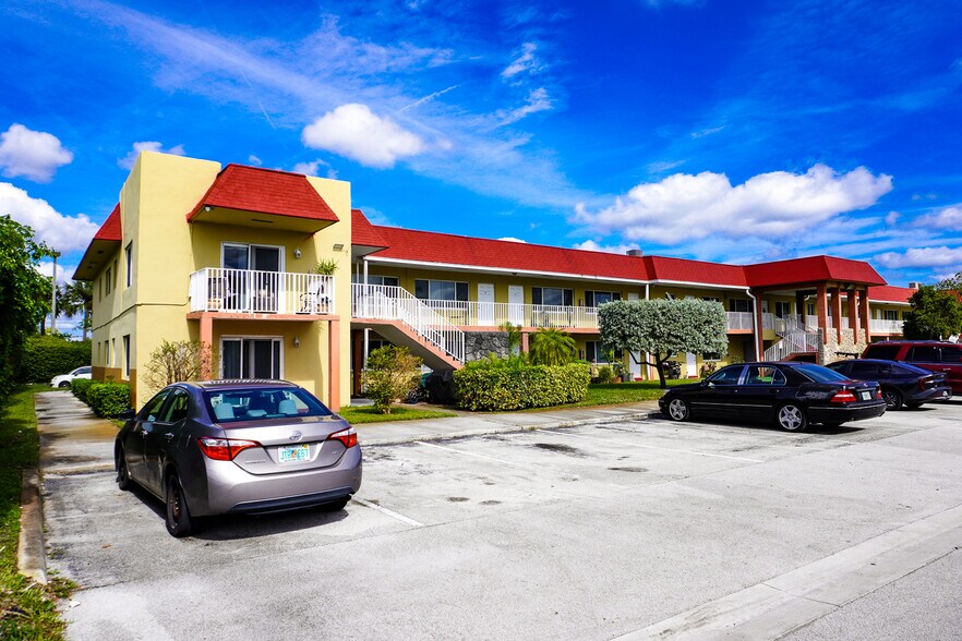 More Photos Of 155 SE 5th Ct, Deerfield Beach Apartments For Sale