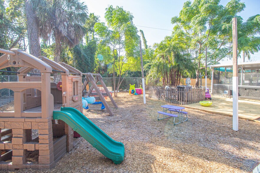 More Photos Of 17162 Toledo Blade Blvd, Port Charlotte Medical For Sale