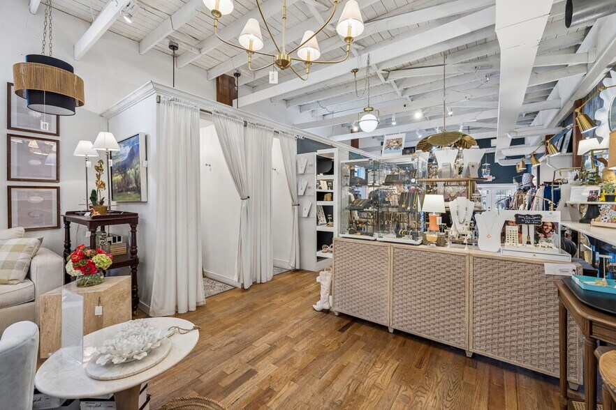 More Photos Of 109 E 6th St, Columbia Storefront For Sale