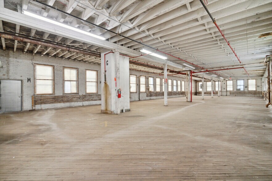 More Photos Of 2916 Weikel St, Philadelphia Warehouse For Sale