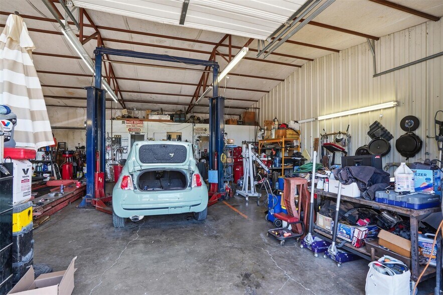 More Photos Of 5416 Jacksboro Hwy, Fort Worth Industrial For Sale