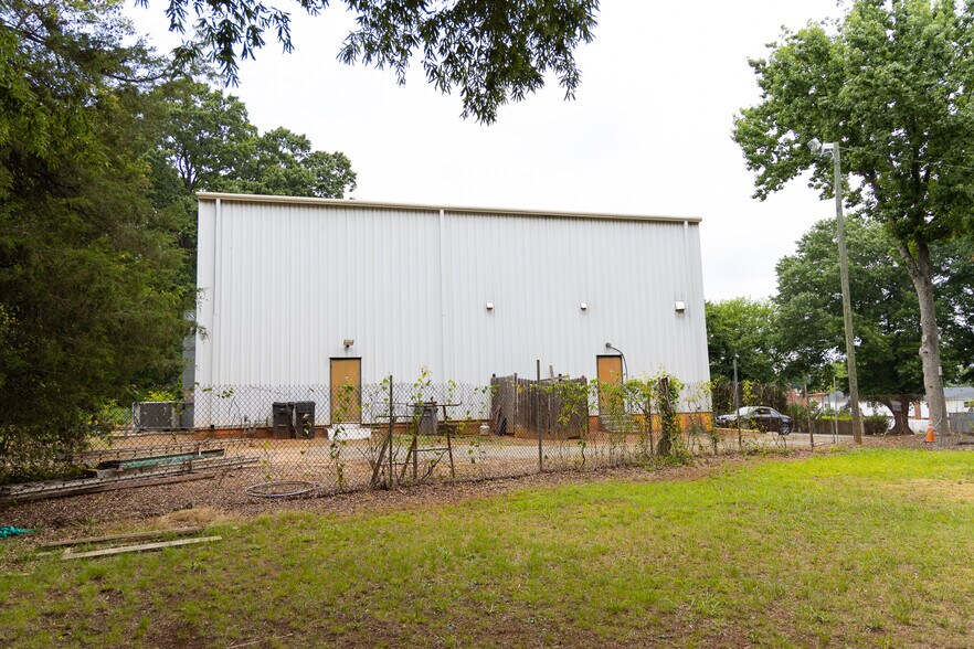 More Photos Of 4409 Hovis Rd, Charlotte Specialty For Sale