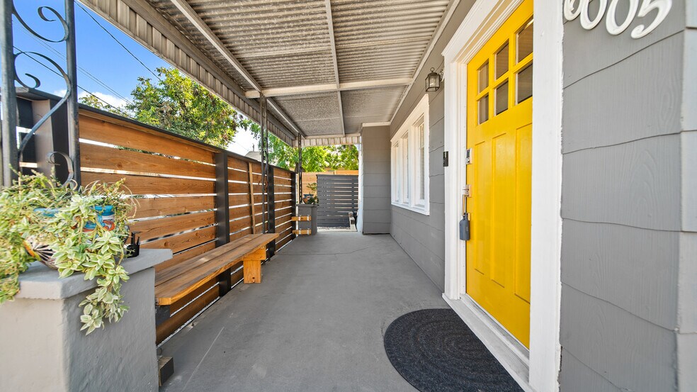 More Photos Of 6005 N Main St, Houston Office Residential For Sale